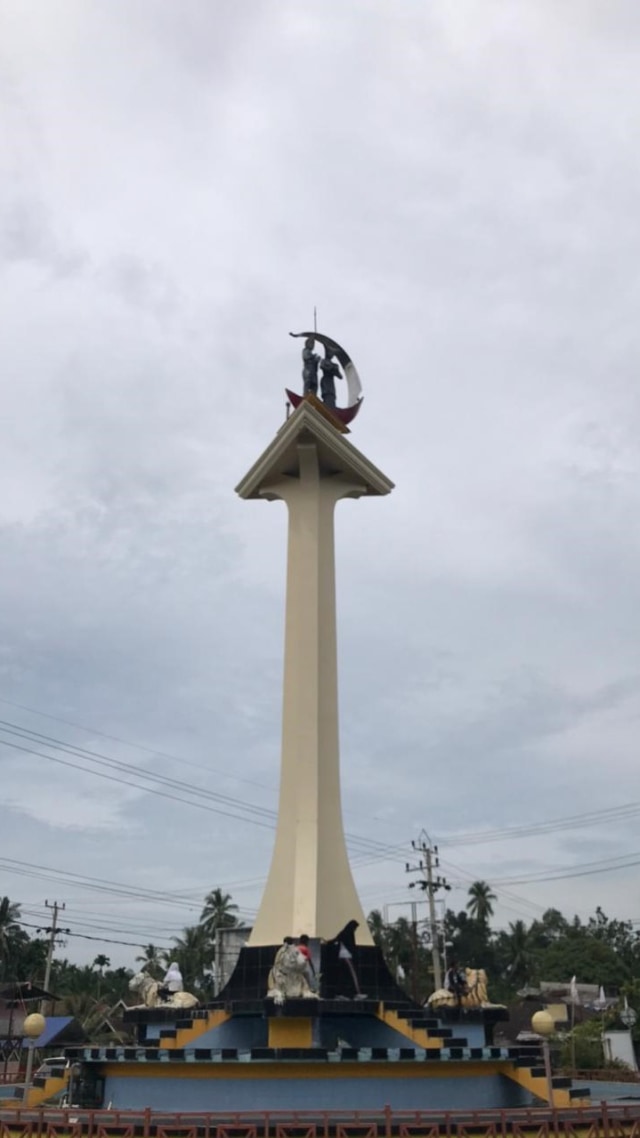 Bundaran Tugu Harimau Agam, Lubuk Basung. Sumber: Koleksi Pribadi