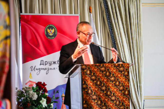 Duta Besar RI untuk Federasi Rusia, Jose Tavares memberikan sambutan di depan para pengusaha dan importir Rusia di acara “Meet and Greet Russian Importers”, Kamis (25/03)
