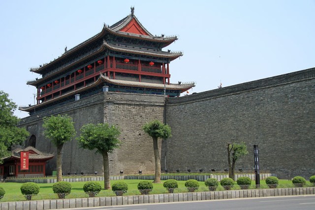 Tembok Kota Xi'an, Benteng Kuno yang Masih Berdiri Kokoh di Tiongkok |  kumparan.com