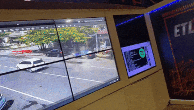 Detik-detik ledakan di depan Katedral Makassar, Minggu (28/3). Foto: Dok. Istimewa