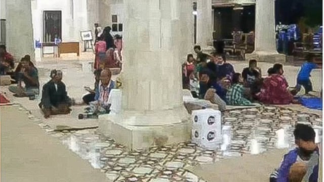 Pendopo Indramayu terbuka bagi warga yang mengungsi dan terdampak kebakaran. Foto: Instagram @diskominfoindramayu