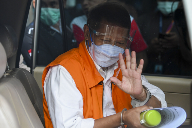 Tersangka mantan Direktur Utama PT Pelindo II (Persero) Richard Joost Lino di KPK. Foto: ANTARA FOTO/M Risyal Hidayat