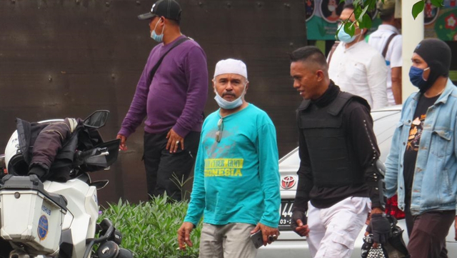 Husein Hasny saat di PN Jakarta Timur. Foto: Dok. Istimewa