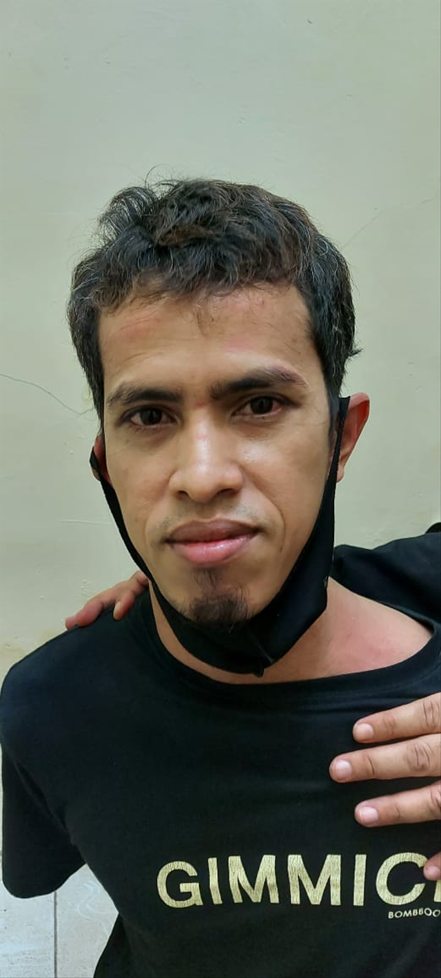 Zulaimi dan penggeledahan rumahnya di Bekasi. Foto: Dok. Istimewa