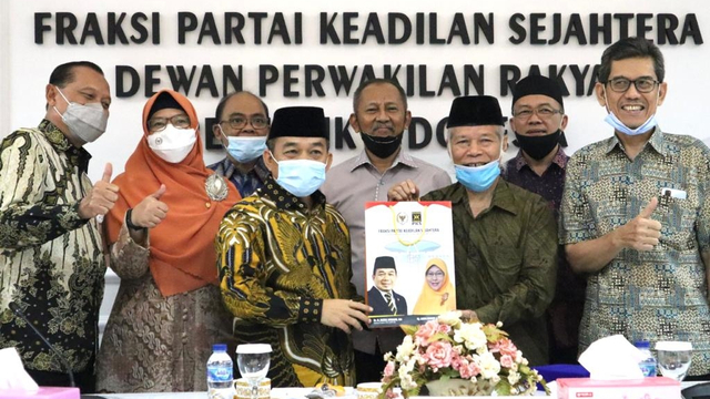 Fraksi PKS terima Tim Pengawal Peristiwa Pembunuhan (TP3) Enam Laskar FPI. Foto: PKS
