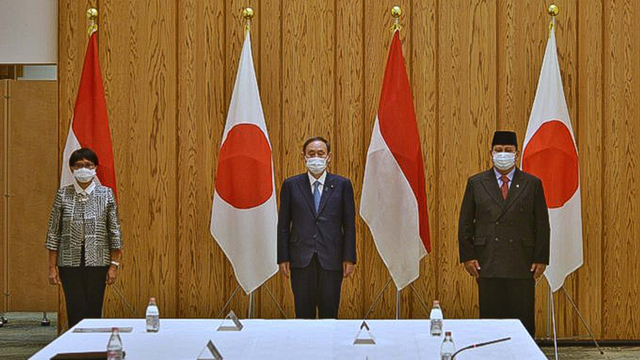 Menlu Retno Marsudi dan Menhan Prabowo Subianto berkunjung ke Jepang. Foto: Twitter @menlu_ri