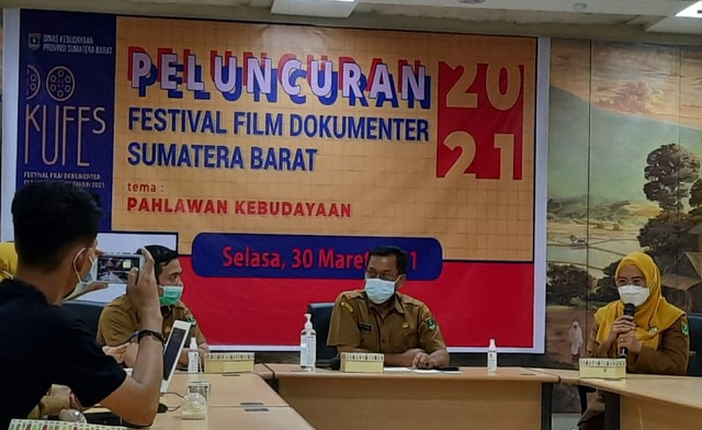 Jumpa pers dalam kegiatan peluncuran Festival Film Dokumenter di Kantor Dinas Kebudayaan Sumatera Barat, Selasa 30 Maret 2021. Foto: ist