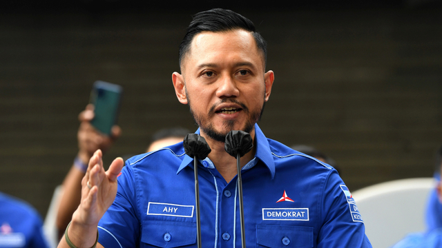 Ketua Umum DPP Partai Demokrat Agus Harimurti Yudhoyono menyampaikan konferensi pers di Kantor DPP Partai Demokrat, Jakarta, Rabu (31/3/2021). Foto: Sigid Kurniawan/ANTARA FOTO