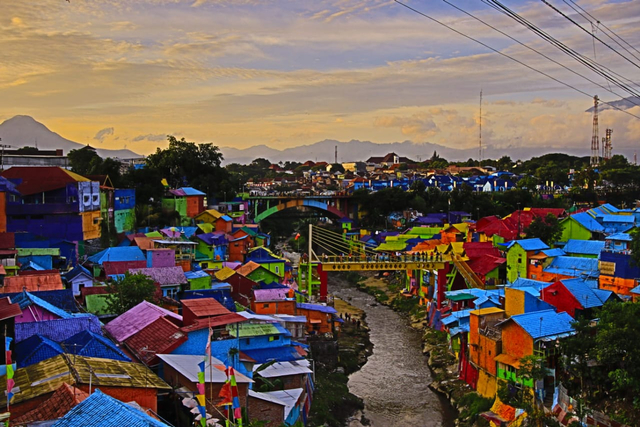 Kampung Warna Warni Jodipan Kota Malang. Foto: Rubianto/Tugumalang.id