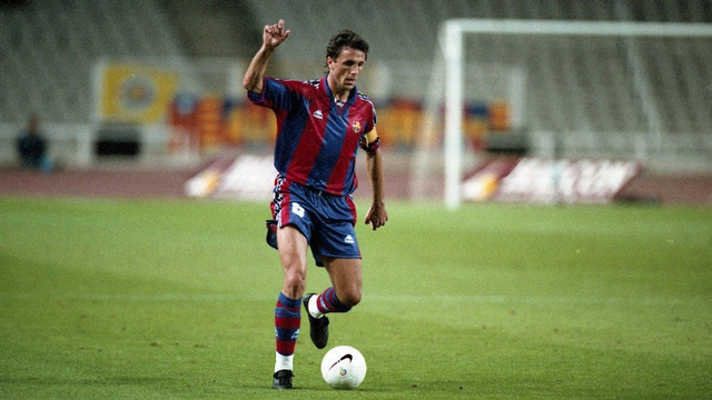 Gheorghe Popescu ketika memperkuat Barcelona. (Foto: Twitter @fcbarcelona_tr)