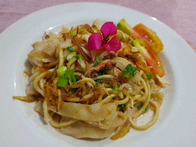 Mie Ragit, kuliner khas Indramayu. (Tomi Indra)
