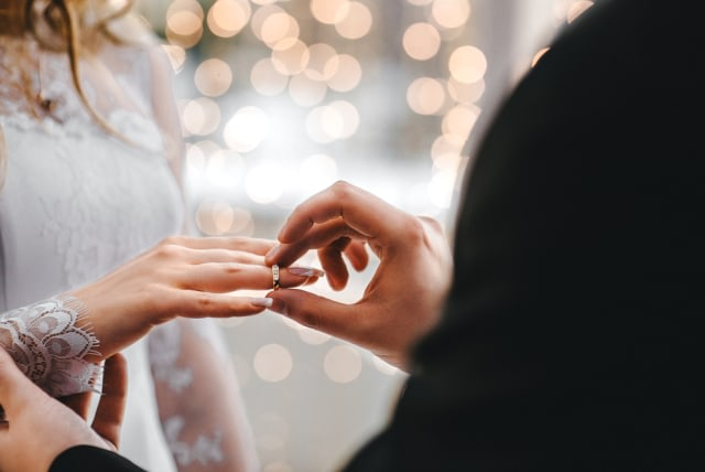 Ilustrasi pernikahan. Foto: Shutterstock