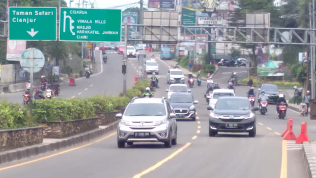 Polisi Berlakukan Oneway Arus Balik Libur Paskah di Jalur Puncak. Foto: Dok. Istimewa