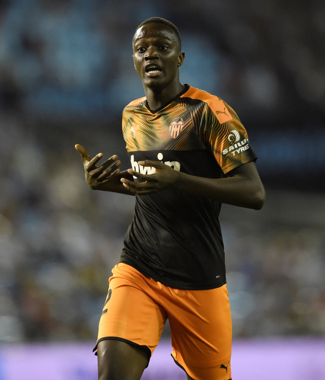 Bek Valencia asal Prancis, Mouctar Diakhaby. Foto: MIGUEL RIOPA / AFP
