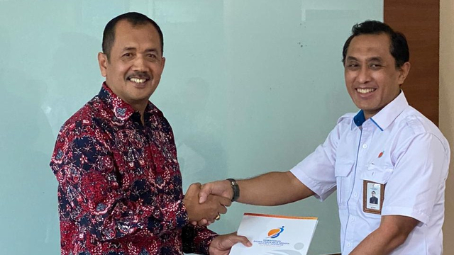 Dirut baru PT Bukit Asam (Persero) Tbk atau PTB, Suryo Eko Hadianto (kiri). Foto: MIND ID