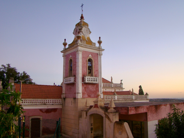 Sumber: Wikimedia Commons