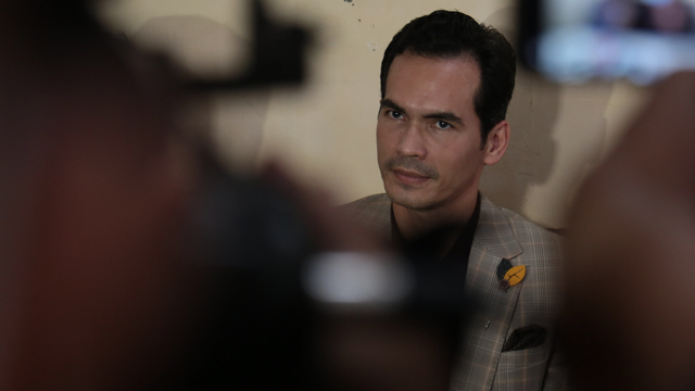 Atalarik Syah saat jumpa pers terkait putusan harta gono-gini, Senin (5/4).
Foto: Ronny