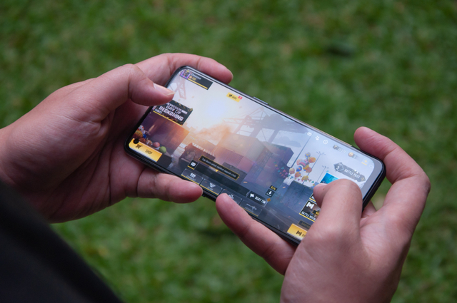 Rekomendasi HP Oppo untuk Gaming: Dari yang Murah hingga Mahal | kumparan.com