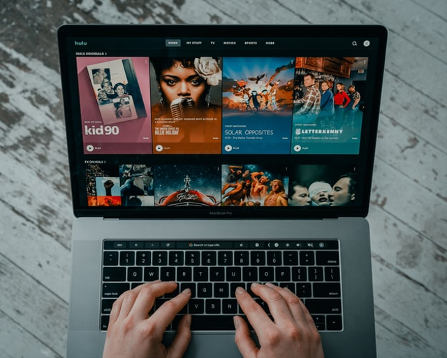 Ilustrasi Menonton Film Foto: Unsplash