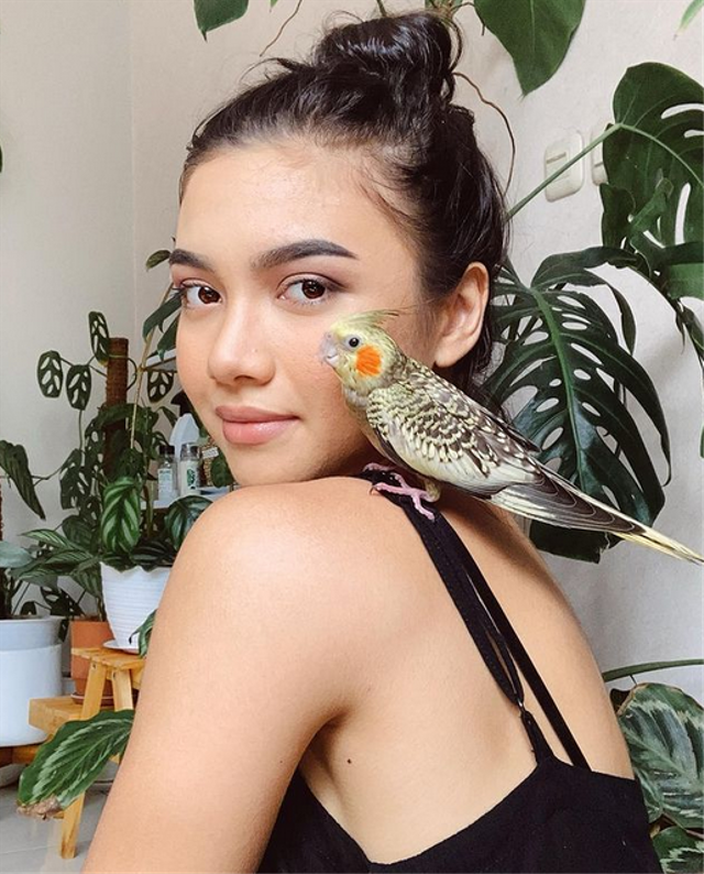 Angela Gilsha. Instagram @angelagilsha