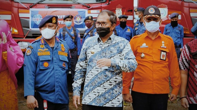 Wali Kota Makassar Moh Ramdhan 'Dhani' Pomanto di sela kunjungan ke Damkar Makassar. Foto: Dok. Istimewa