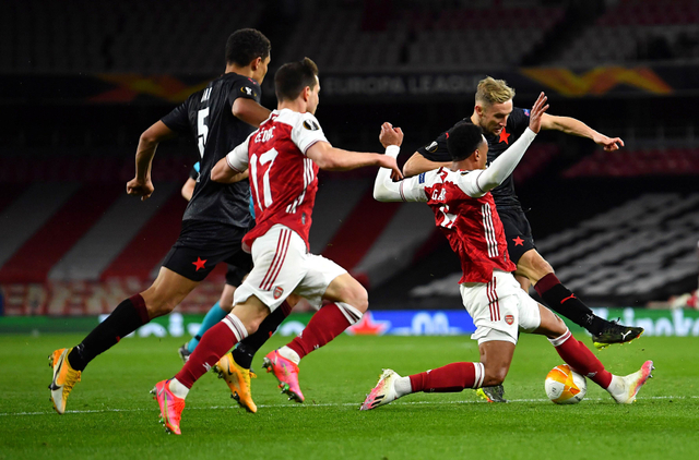 Pertandingan antara Arsenal vs Slavia Praha di Emirates Stadium, London, Britain. Foto: Dylan Martinez/Reuters