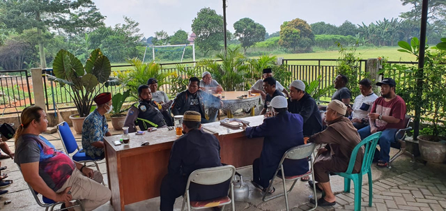 Warga Kelurahan Bedahan mengadukan keresahan warga diduga muncul kembali Imam Mahdi Palu. Foto: Dok. Istimewa