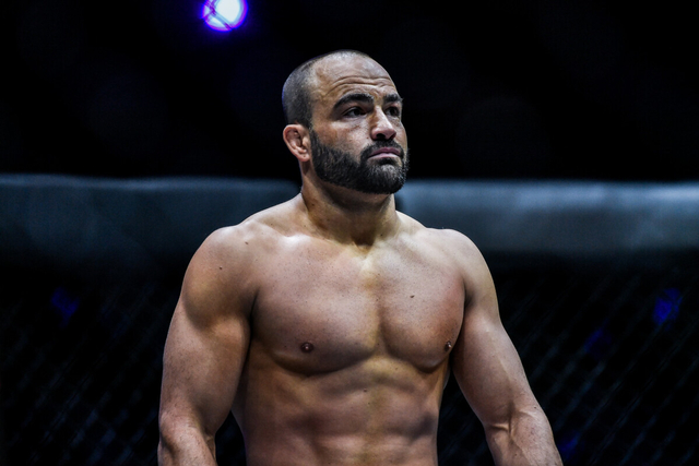Eddie "The Underground King" Alvarez berlaga menghadapi Iuri Lapicus dalam ajang ONE on TNT I pada Kamis, 8 April. (ONE Championship)
