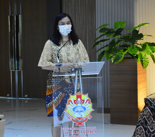  Prof. Felycia Edi Soetaredjo, ST., M.Phil., Ph.D., IPM., ASEAN Eng., Wakil Dekan I Fakultas Teknik Universitas Katolik Widya Mandala Surabaya (FT UKWMS)