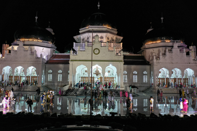 Ilustrasi Masjid Raya Baiturrahman malam pertama Ramadan, 2020 lalu. Foto: Abdul Hadi/acehkini 