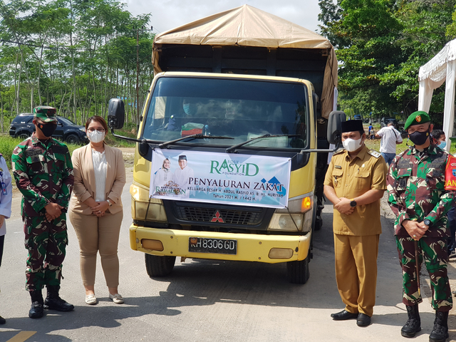 Pelepasan pendistribusian 500 ton beras zakat. Joko Hardyono/InfoPBUN
