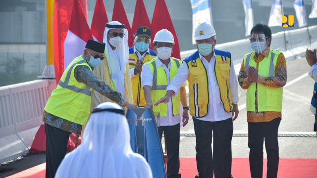 Peresmian penamaan Tol Layang Japek jadi Jalan MBZ atau Jalan Sheikh Mohamed Bin Zayed, Senin (13/4). Foto: Dok. Kementerian PUPR