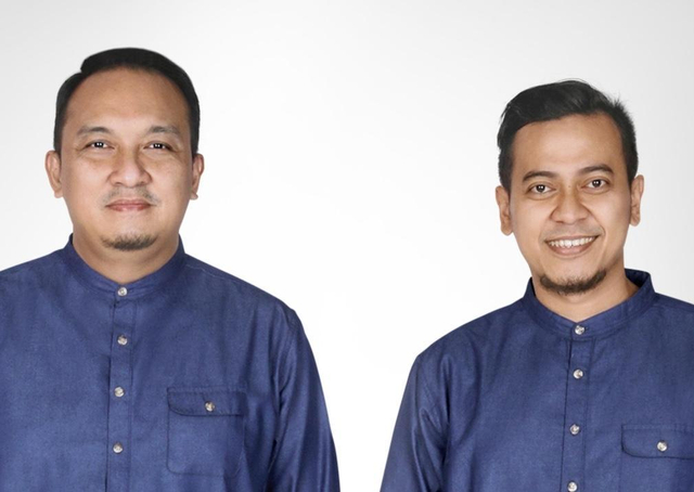 Revo Suladasha (kanan) dan Eri Kuncoro (kiri) membantu UMKM di Yogyakarta dan sekitarnya. Dok. Astra.