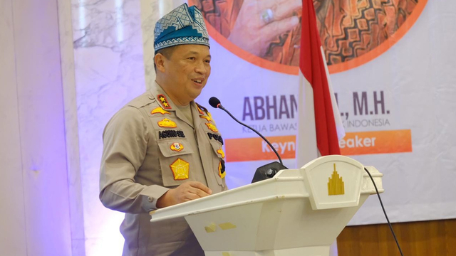KAPOLDA Riau, Irjen Pol Agung Setya Imam Effendi. 