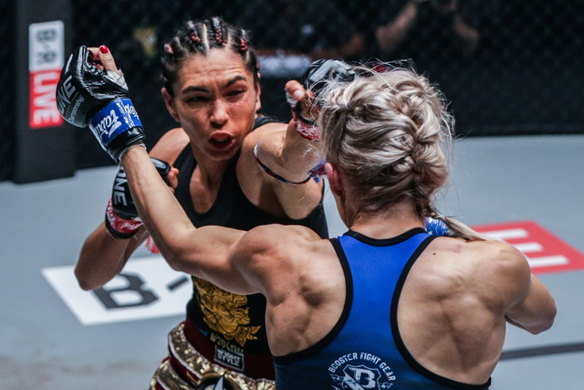 Petarung Amerika Janet Todd akan menghadapi Anne Line Hogstad dalam laga Muay Thai di ONE on TNT II. Foto: ONE Championship