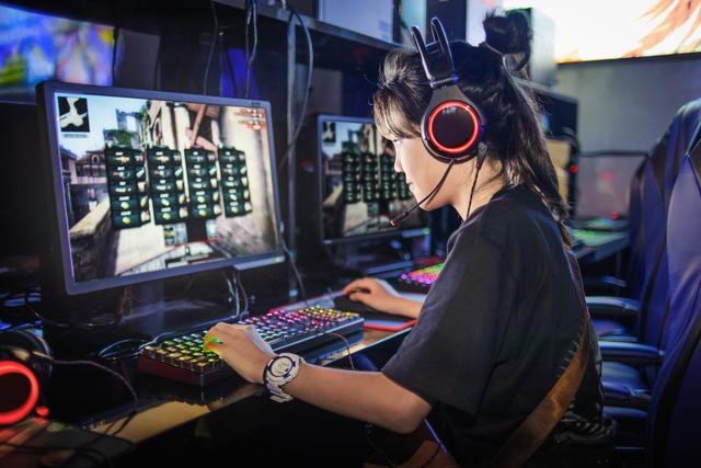 Ilustrasi bermain game. Foto: Shutterstock