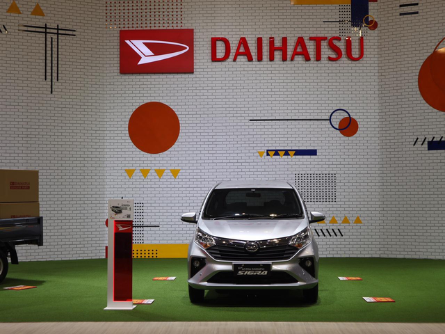 Daihatsu Sigra di IIMS Hybrid 2021. Foto: Ghulam Muhammad Nayazri / kumparanOTO