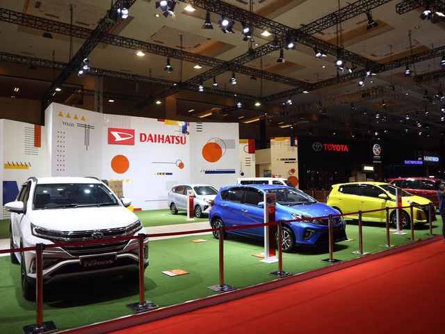 Booth Daihatsu di IIMS Hybrid 2021. Foto: Ghulam Muhammad Nayazri / kumparanOTO