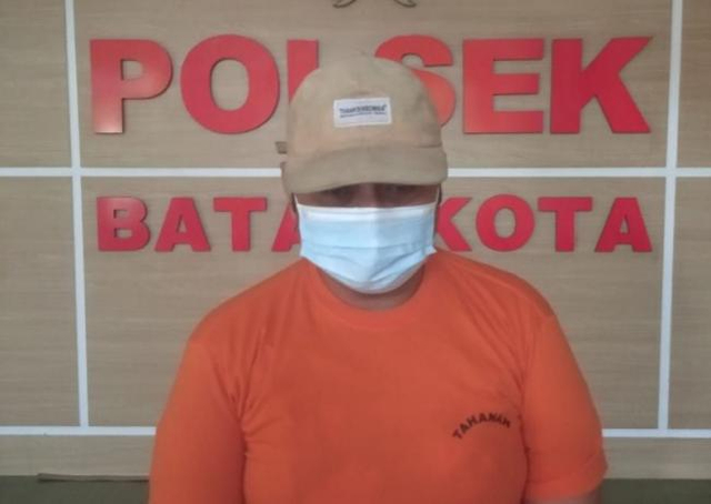 Dokter umum Klinik Kimia Farma yang diduga cabuli pasien (Foto: Reza/Batamnews)