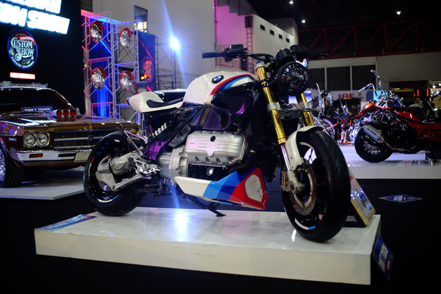 Motor kustom dari ICS yang dipamerkan di IIMS Hybrid 2021. Foto: Bangkit Jaya Putra/kumparan