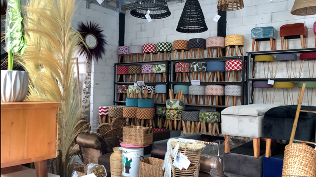 Di dalam galeri Romantic Rhapsody. foto:Deena