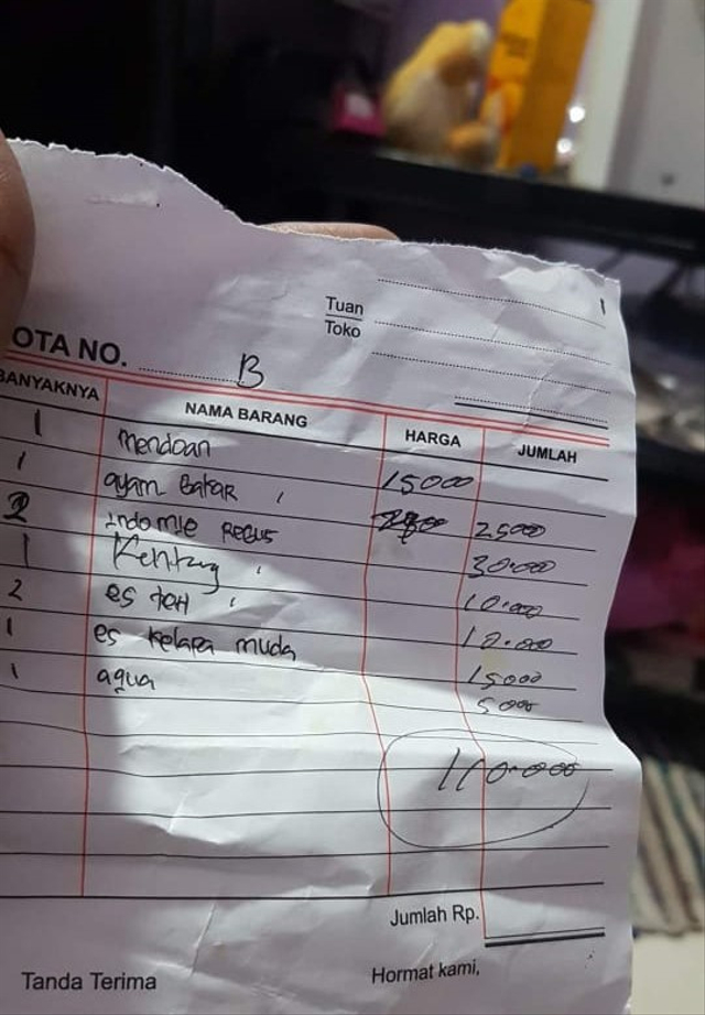 Foto nota makanan yang disebutkan dibeli di Bukit Bintang, Gunungkidul, Yogyakarta. Foto: facebook.