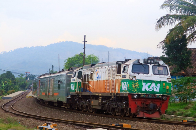 KAI hadirkan ornamen khusus di kereta api dan stasiun Foto: Dok. Humas KAI