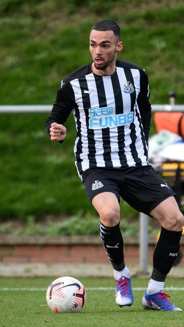 Pemain Newcastle United, Florent Indalecio. Foto: Instagram/@floindal