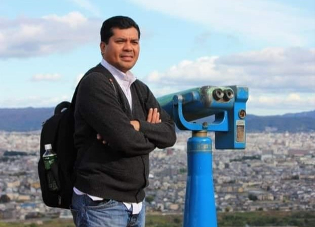 Dr. Jamhir saat berkunjung ke luar negeri. Foto: Dok pribadi Jamhir.