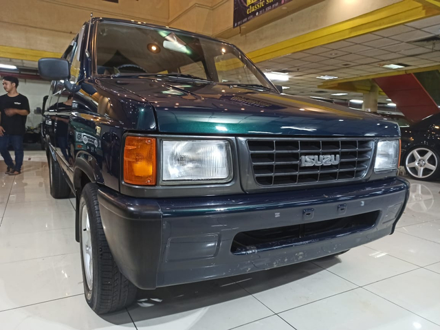 Isuzu Panther Orisinil dan Berodometer Rendah. Foto: Muhammad Ikbal/kumparan