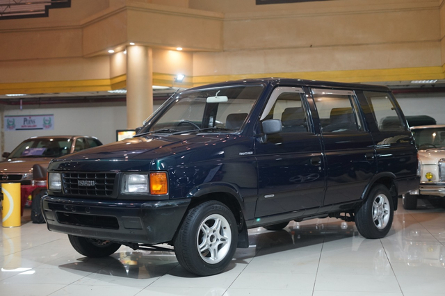 Isuzu Panther Orisinil dan Berodometer Rendah. Foto: Muhammad Ikbal/kumparan