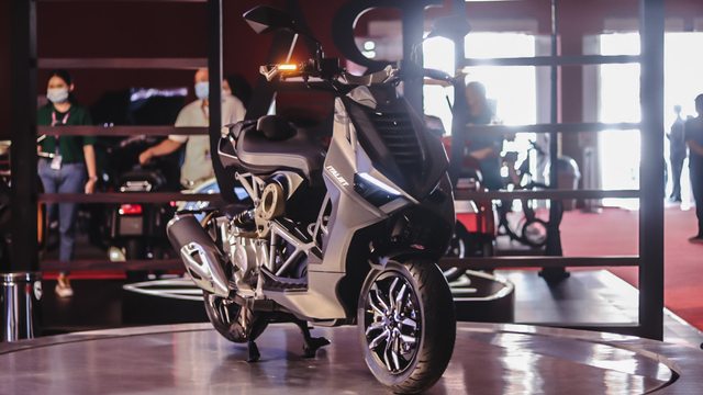 Italjet Dragster meluncur di IIMS Hybrid 2021. Foto: dok. kumparan