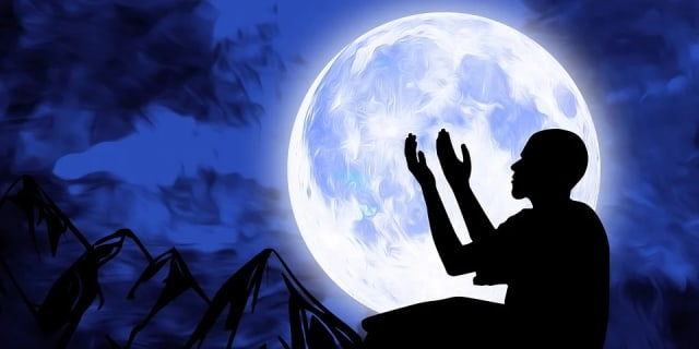 Ilustrasi sholat tahajud. Foto: Pixabay