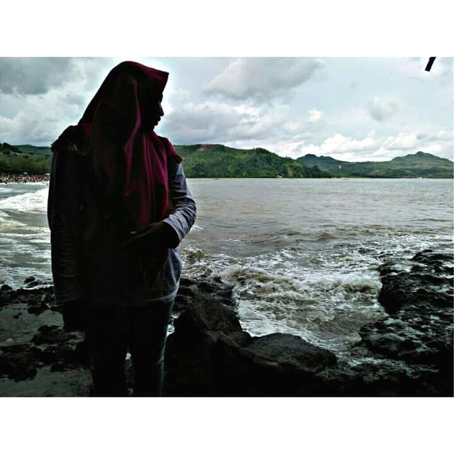 Foto penulis saat di Pantai Gemah. (Dokumentasi pribadi)